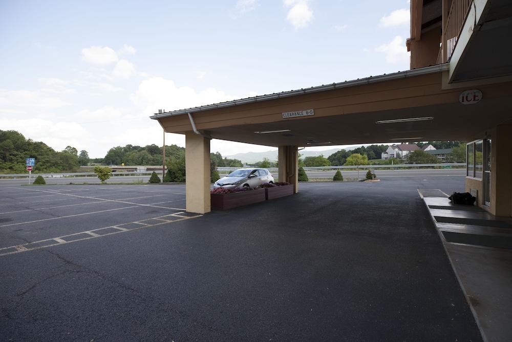 Econo Lodge Wytheville I-77 & I-81 Bagian luar foto