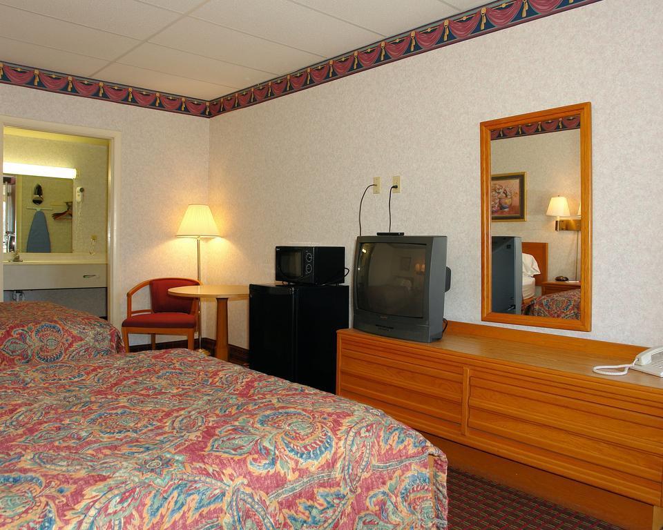 Econo Lodge Wytheville I-77 & I-81 Bagian luar foto