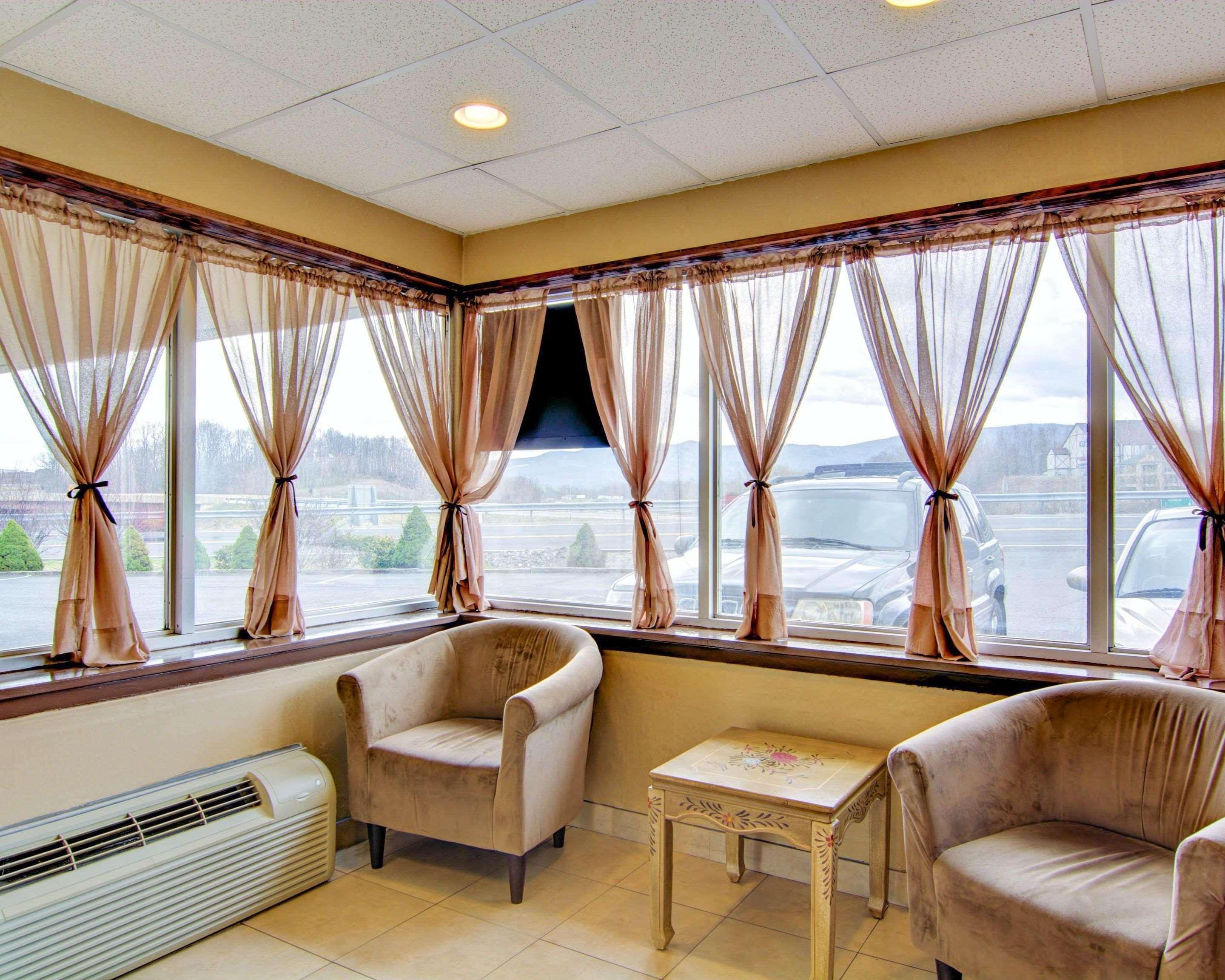 Econo Lodge Wytheville I-77 & I-81 Bagian luar foto